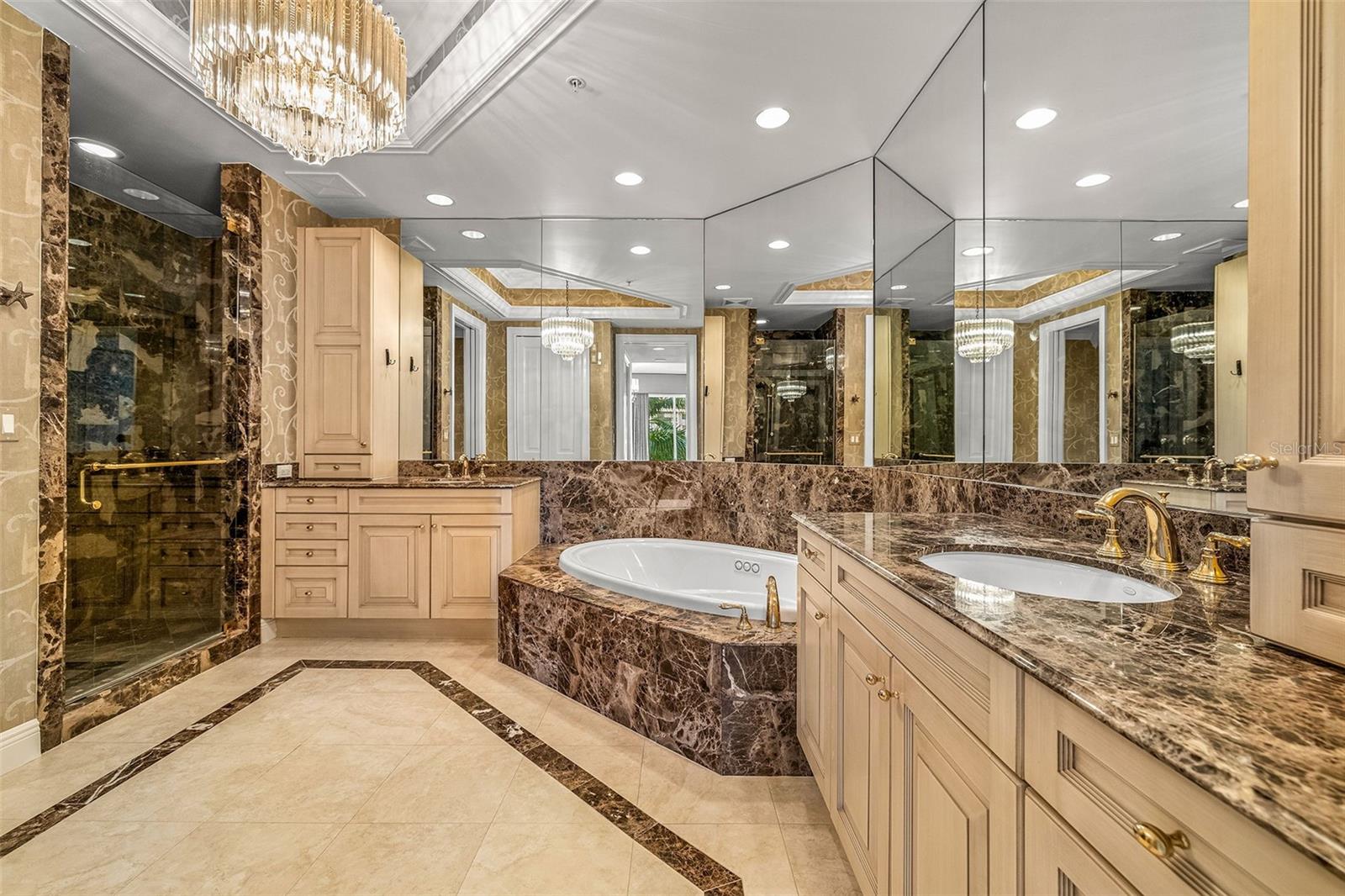 THE BEACH RESIDENCES - Residential