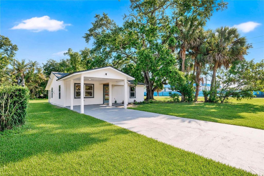 Photo of 483 Pennsylvania Avenue, Winter Garden, FL 34787 (MLS # O6398208)
