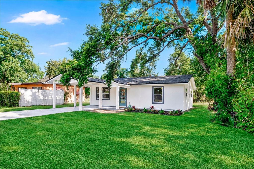 Photo of 483 Pennsylvania Avenue, Winter Garden, FL 34787 (MLS # O6398208)