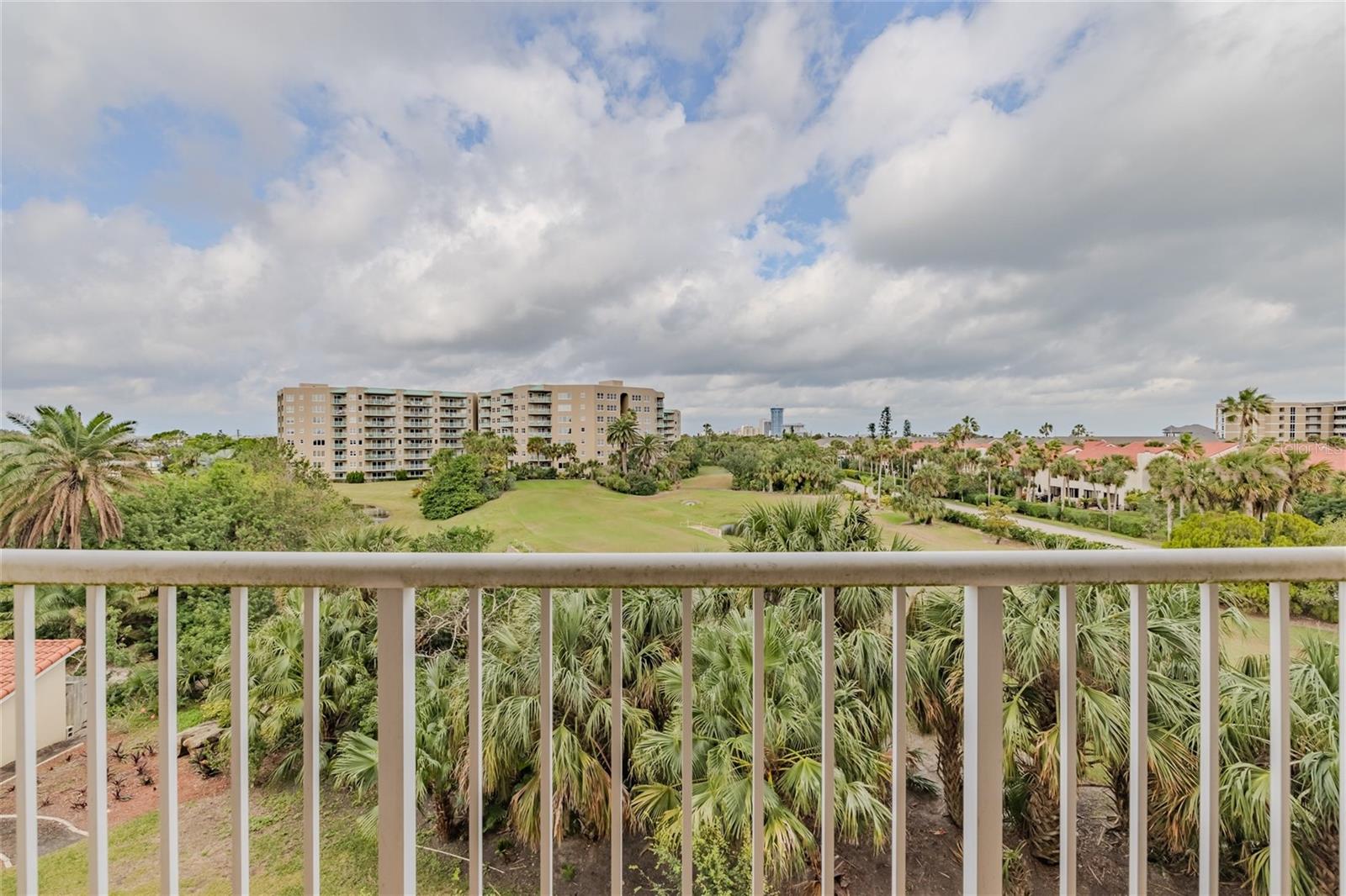 3 OCEANS WEST BOULEVARD 4A5