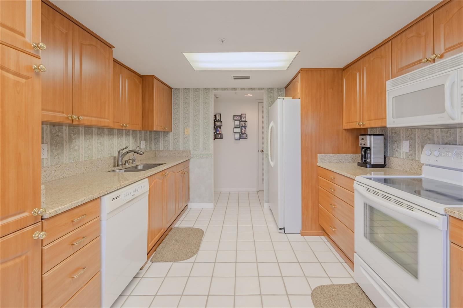 3 OCEANS WEST BOULEVARD 4A5