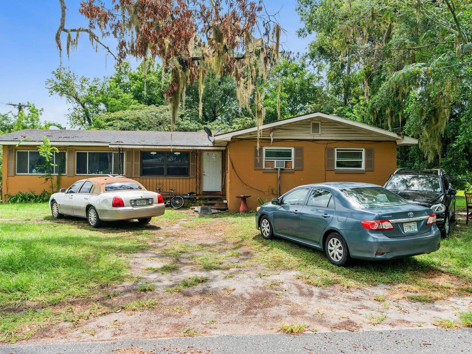 Single Family home on a large corner lot. Over 1800 Square Feet with 3 Bedrooms and 2 Full Bathrooms.