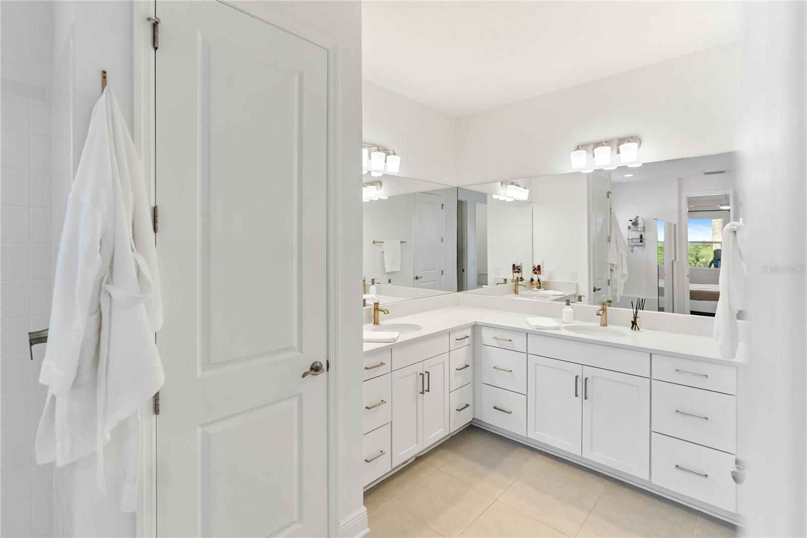 SWEETWATER AT LAKEWOOD RANCH PH I & II - Residential