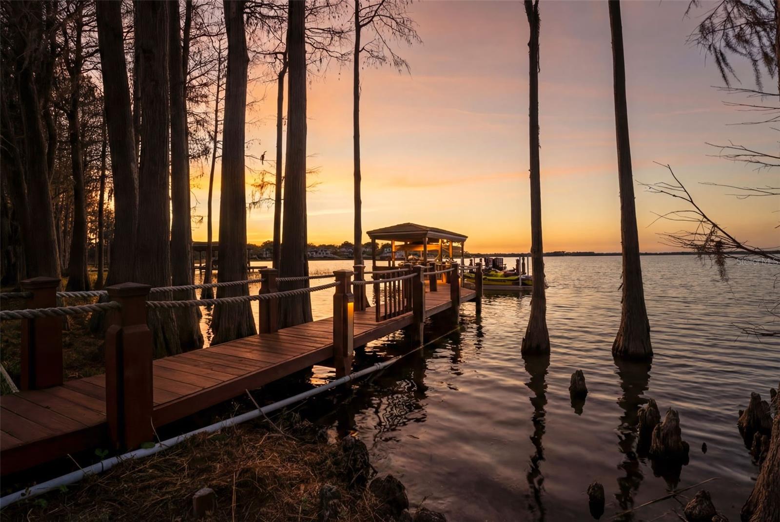 SUNSET BAY - Residential