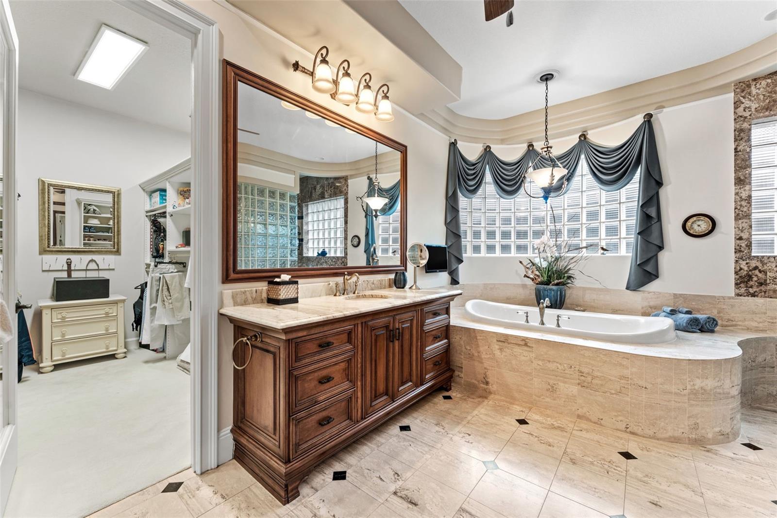 SUNSET BAY - Residential