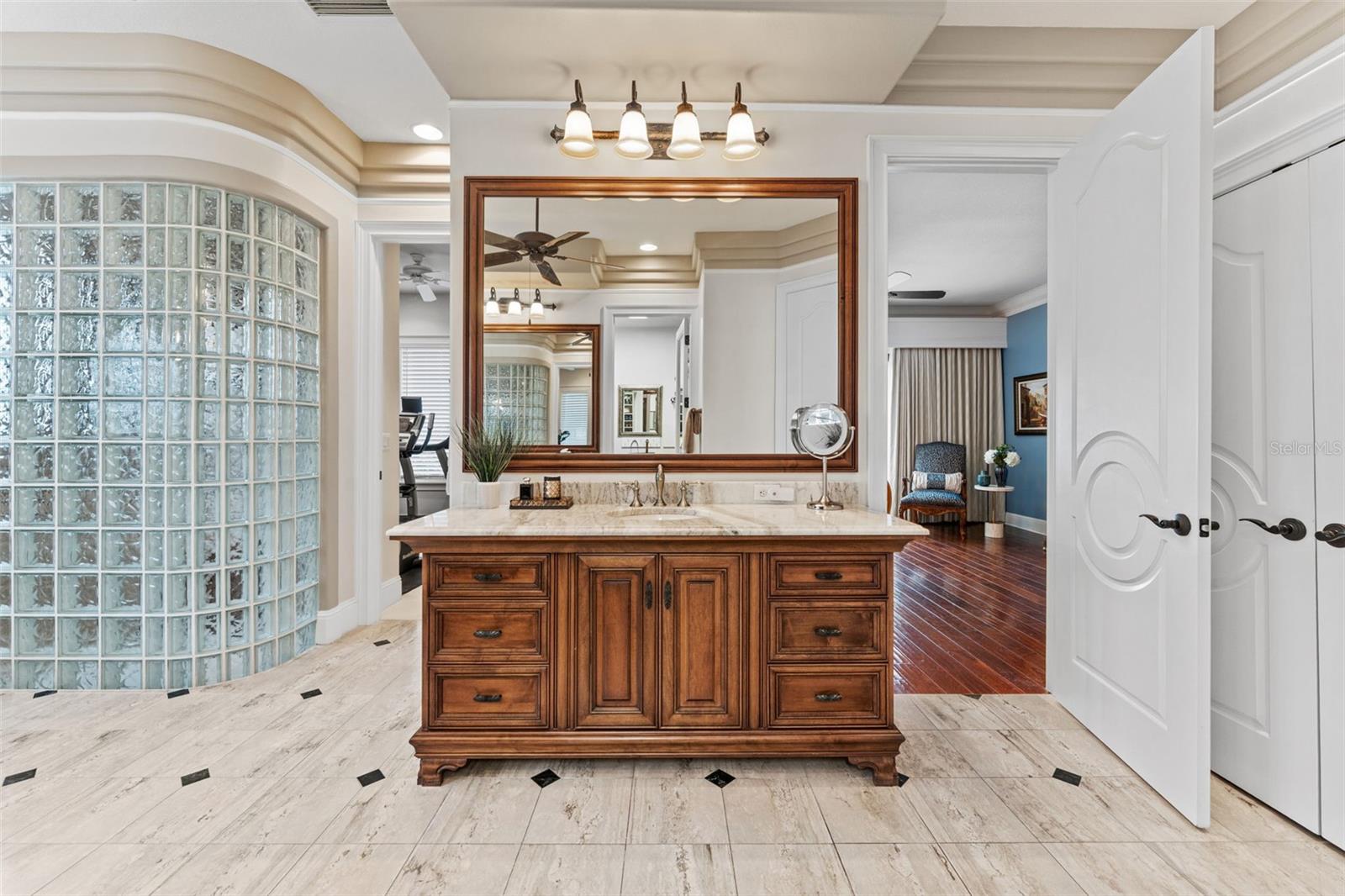 SUNSET BAY - Residential