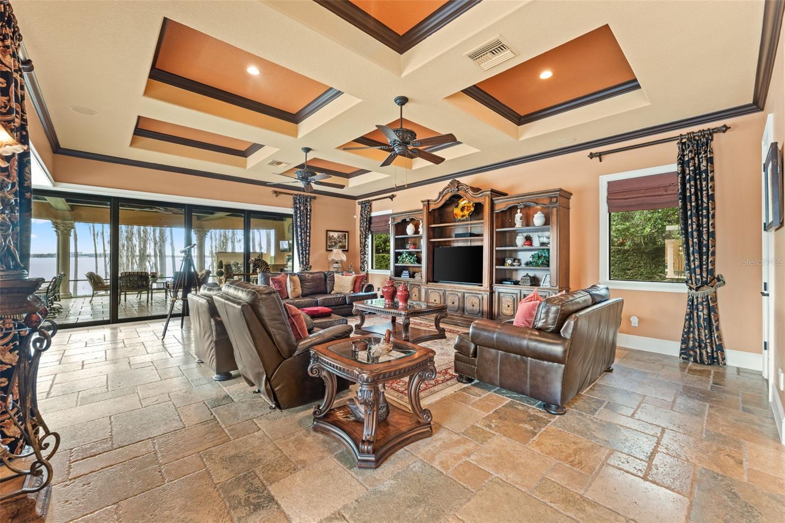 SUNSET BAY - Residential