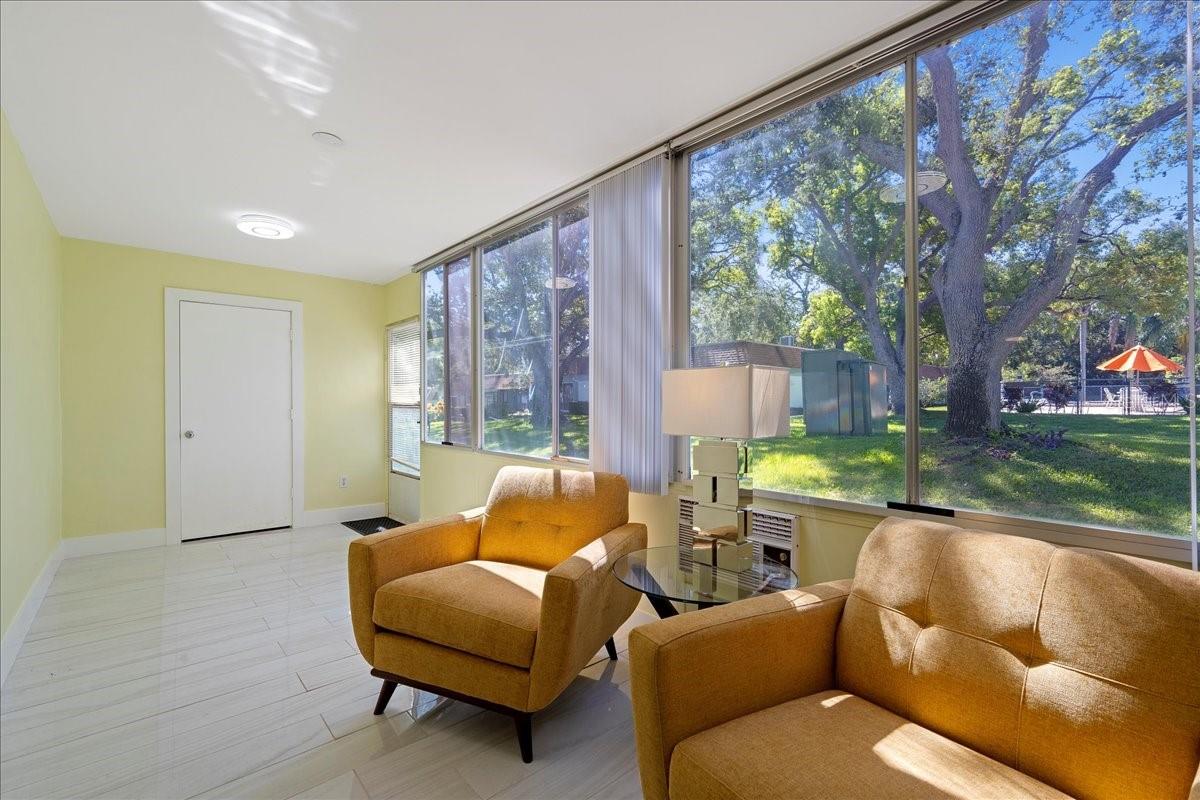 DOUGLAS ARMS - Residential