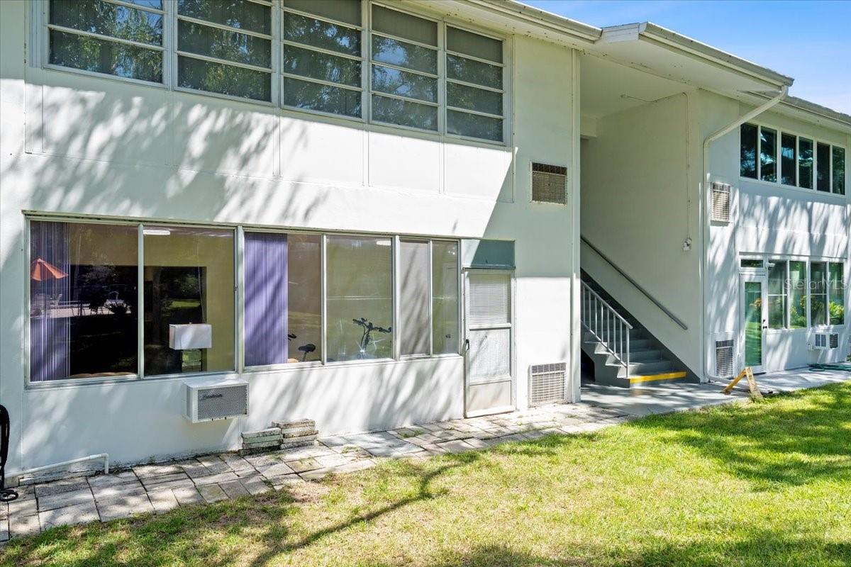 DOUGLAS ARMS - Residential