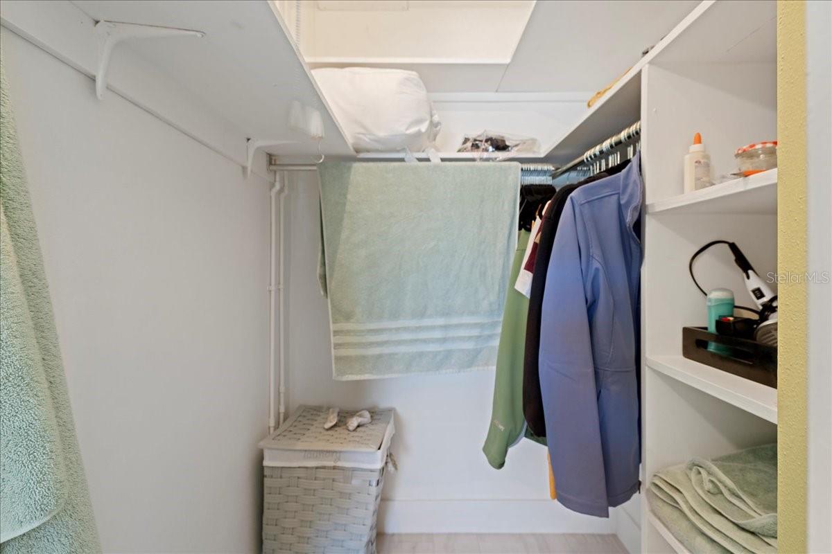 DOUGLAS ARMS - Residential