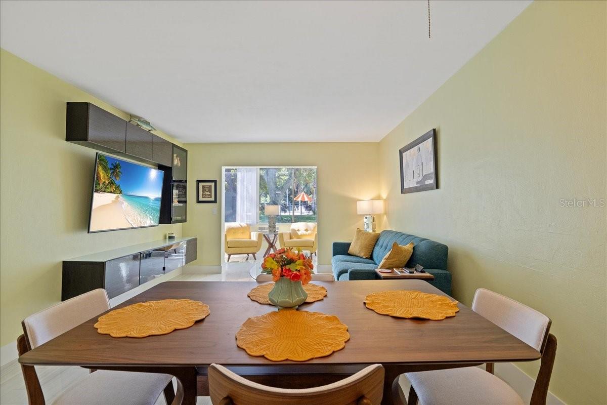 DOUGLAS ARMS - Residential