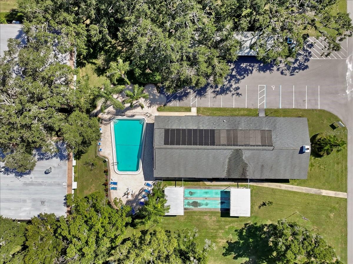 DOUGLAS ARMS - Residential