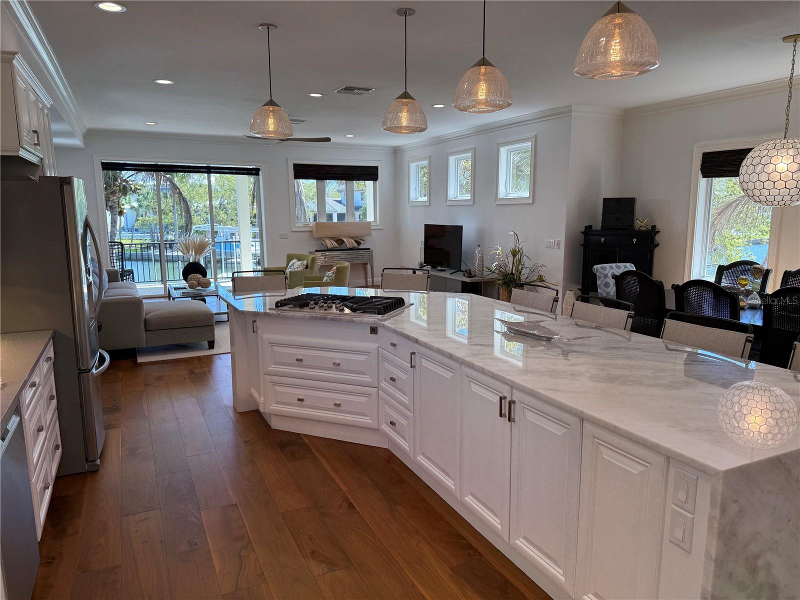 SIESTA BEACH - Residential