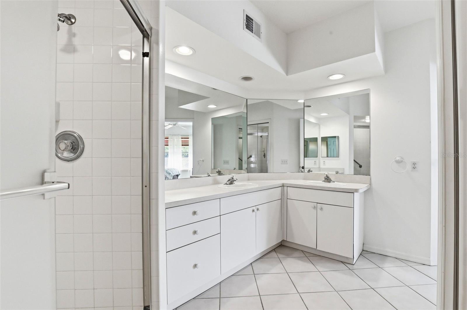 EAST BAY GOLF VILLAS AT WATER VIEW CONDO - Residential