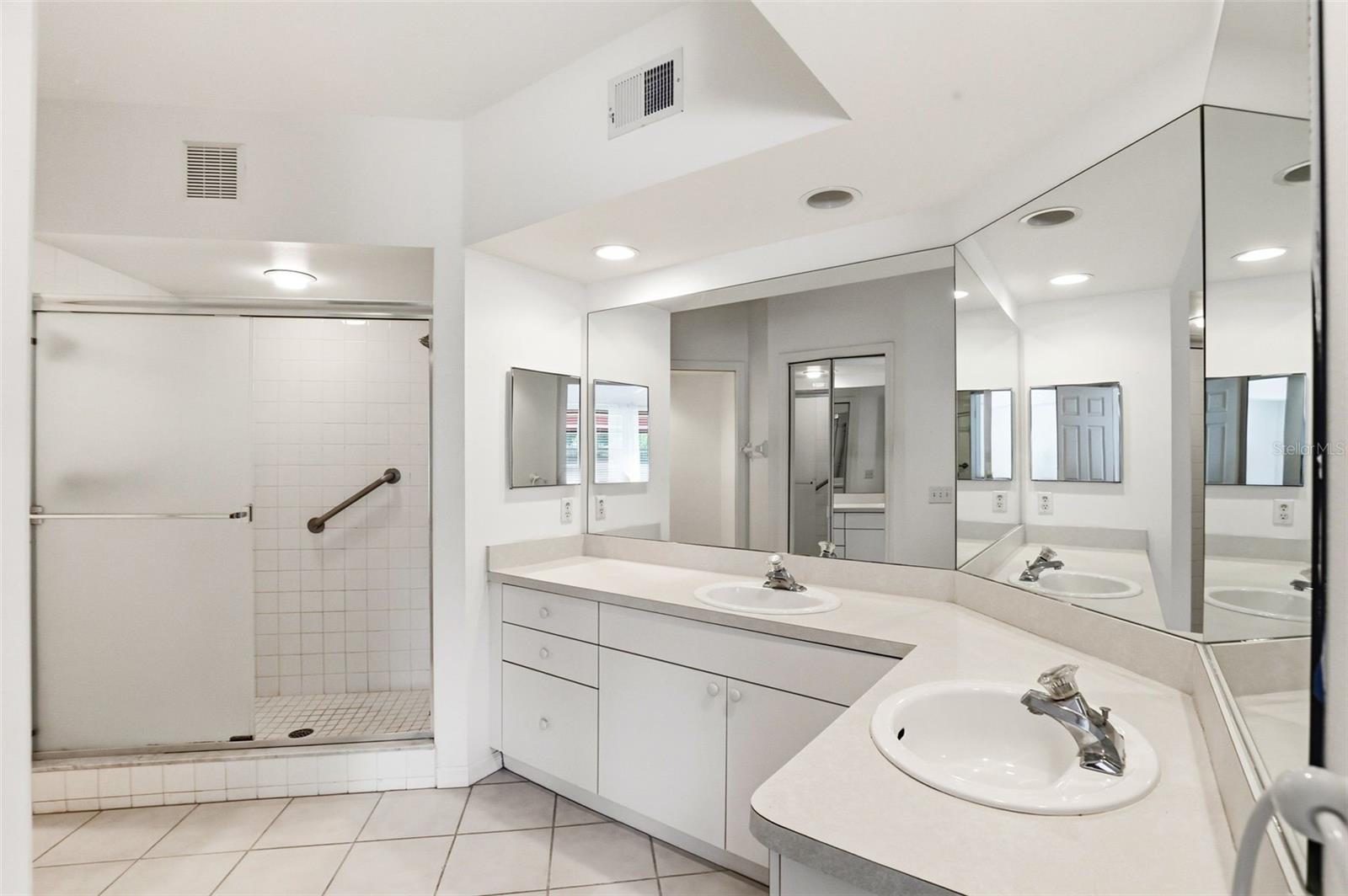 EAST BAY GOLF VILLAS AT WATER VIEW CONDO - Residential