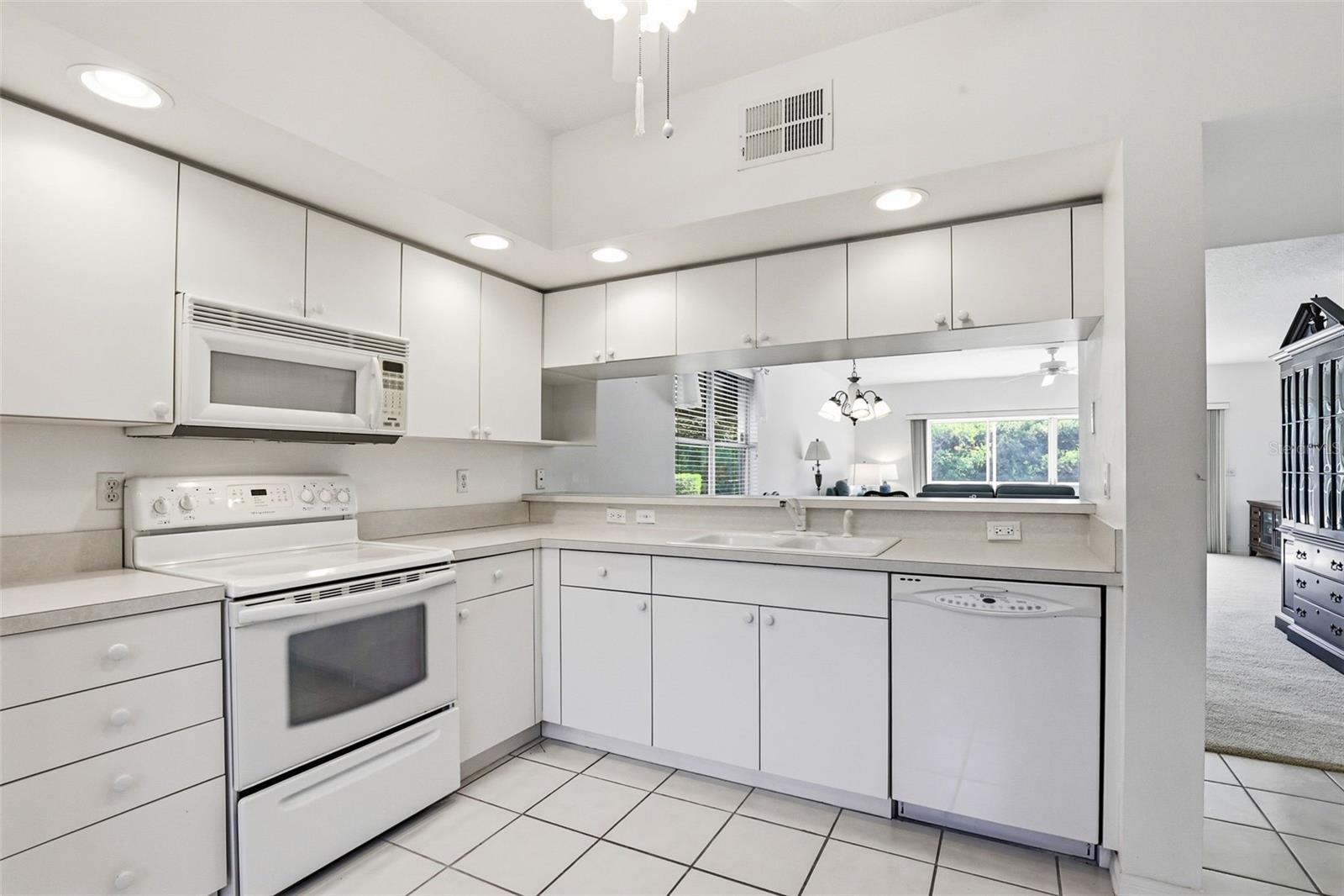 EAST BAY GOLF VILLAS AT WATER VIEW CONDO - Residential