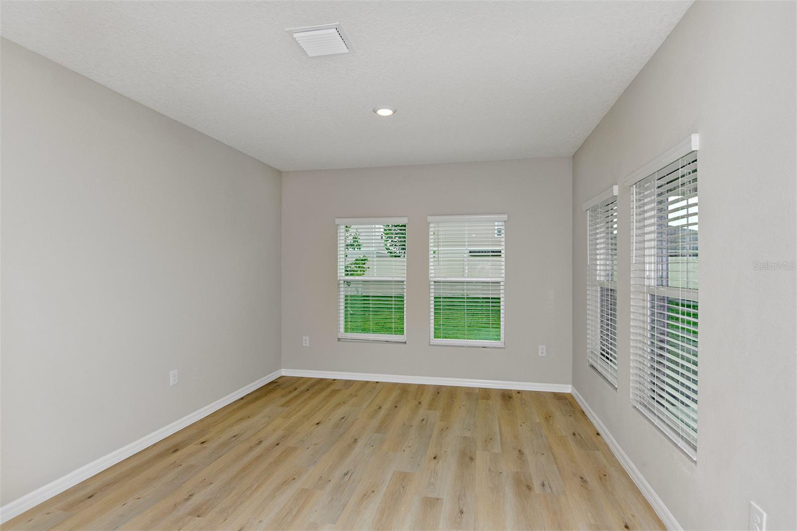 PASADENA RIDGE - Residential