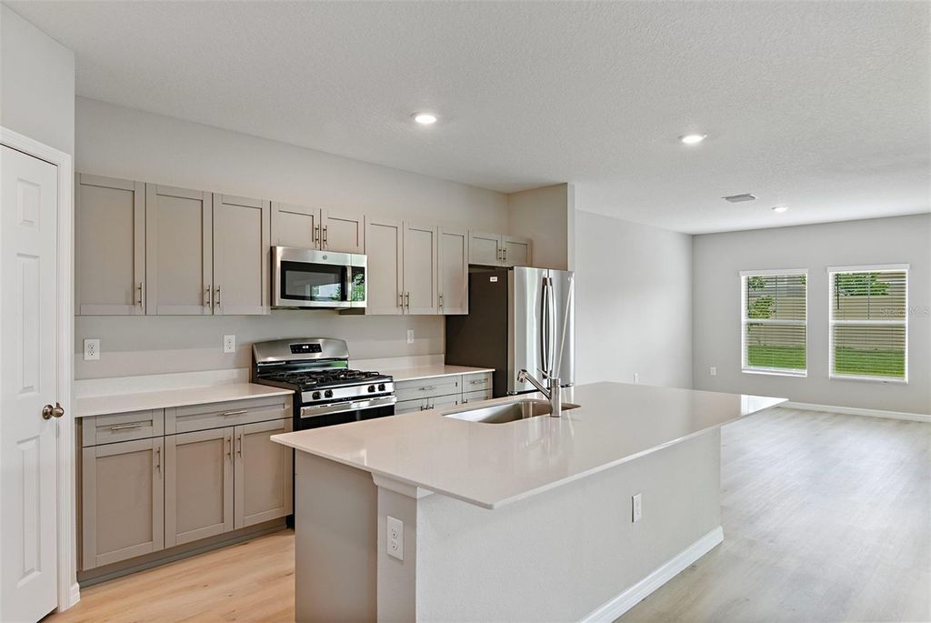 Photo of 34993 Arbor Retreat Drive, Dade City, FL 33525 (MLS # TB8505463)