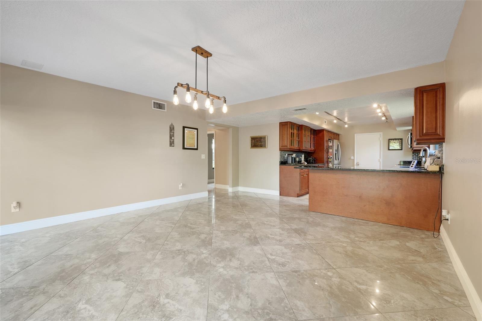 ORANGE TREE COUNTRY CLUB - Residential