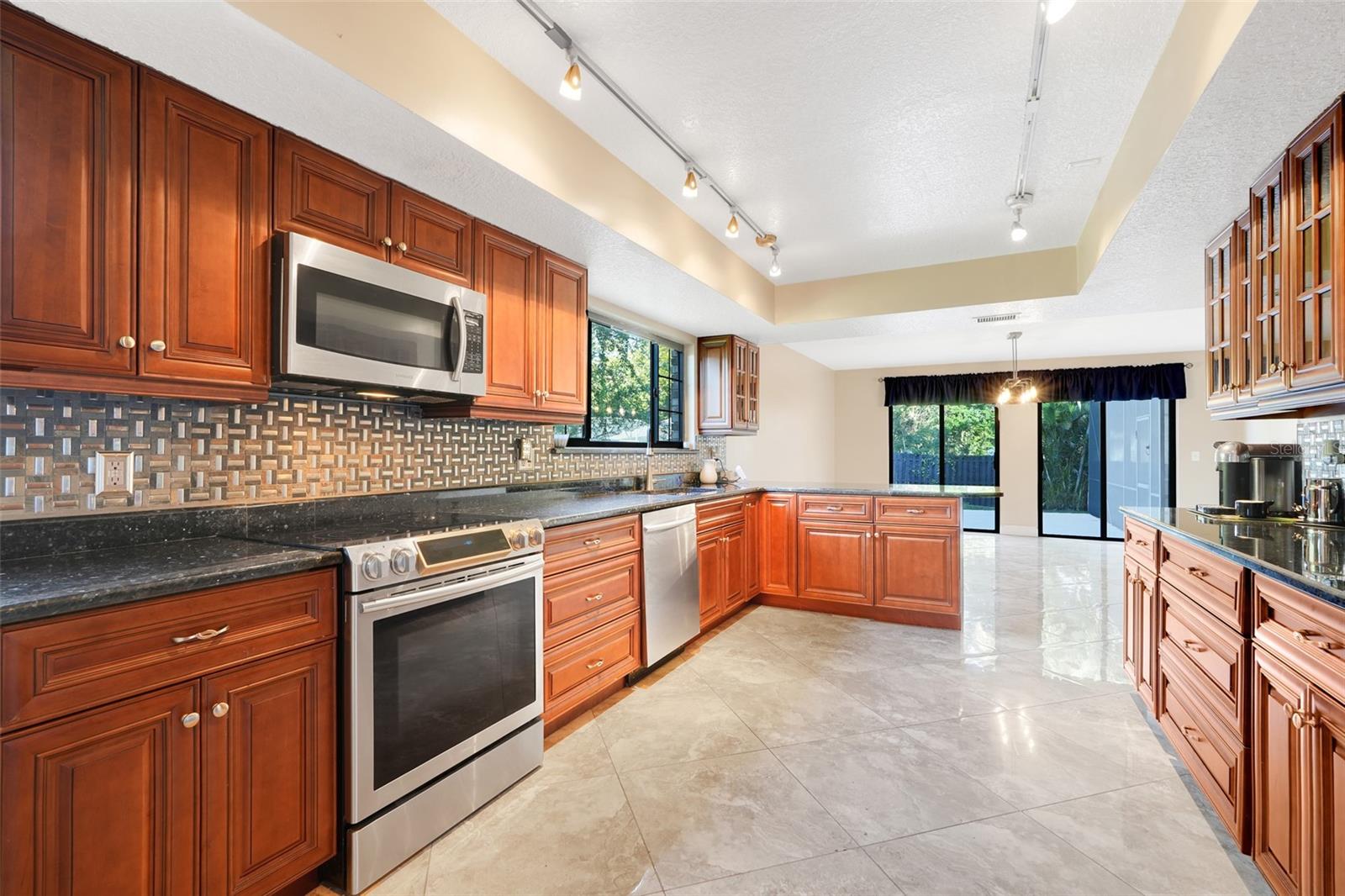 ORANGE TREE COUNTRY CLUB - Residential