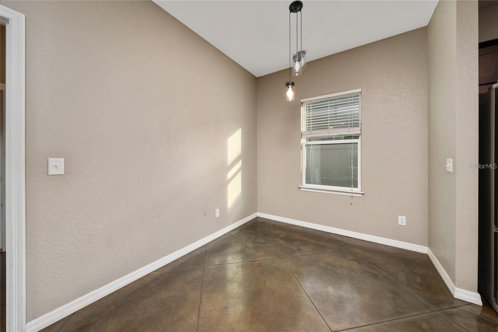 WHISPERING TRAILS PH 02 - Residential Lease