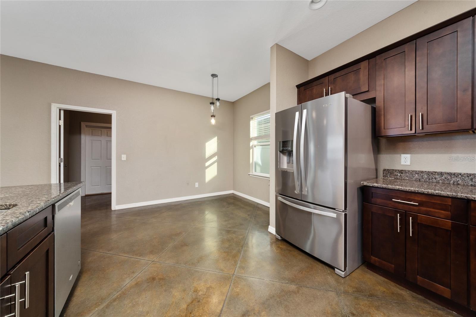 WHISPERING TRAILS PH 02 - Residential Lease