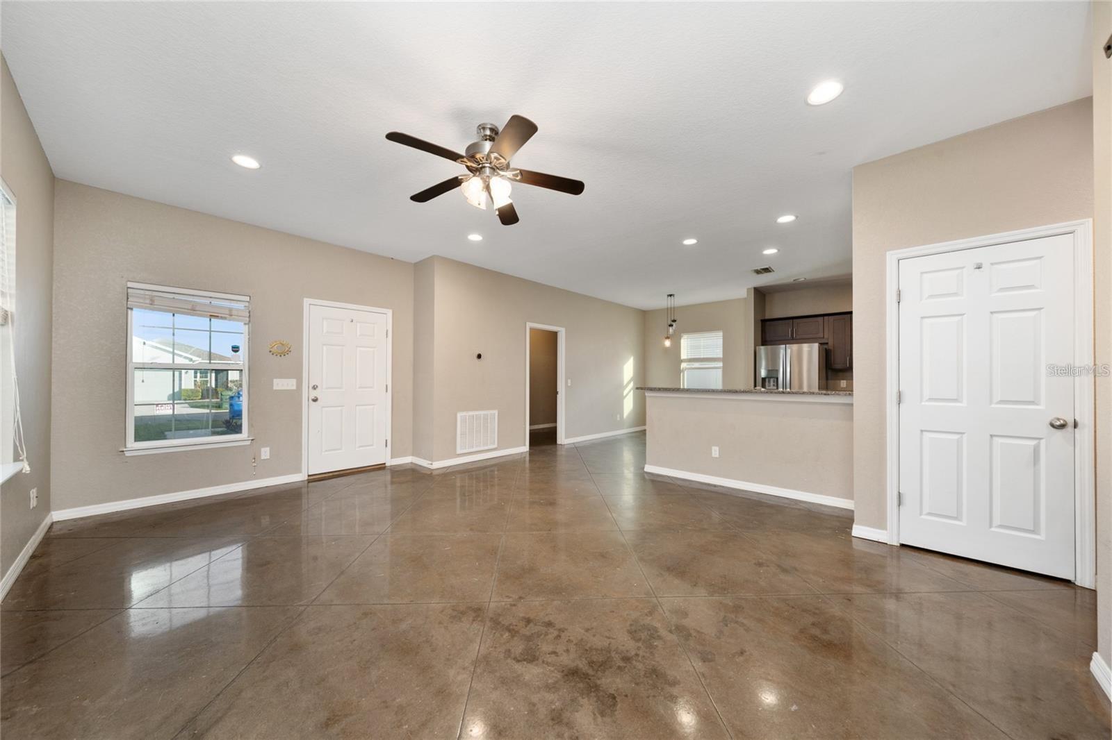 WHISPERING TRAILS PH 02 - Residential Lease