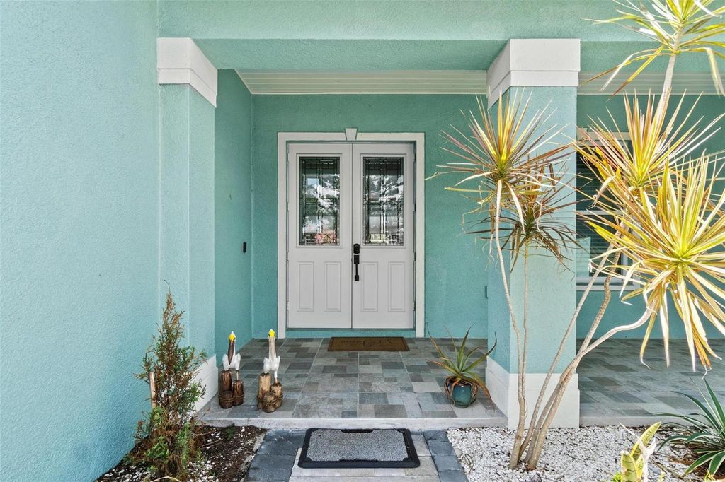 Photo of 716 Laurel Avenue, Venice, FL 34285 (MLS # TB8393908)