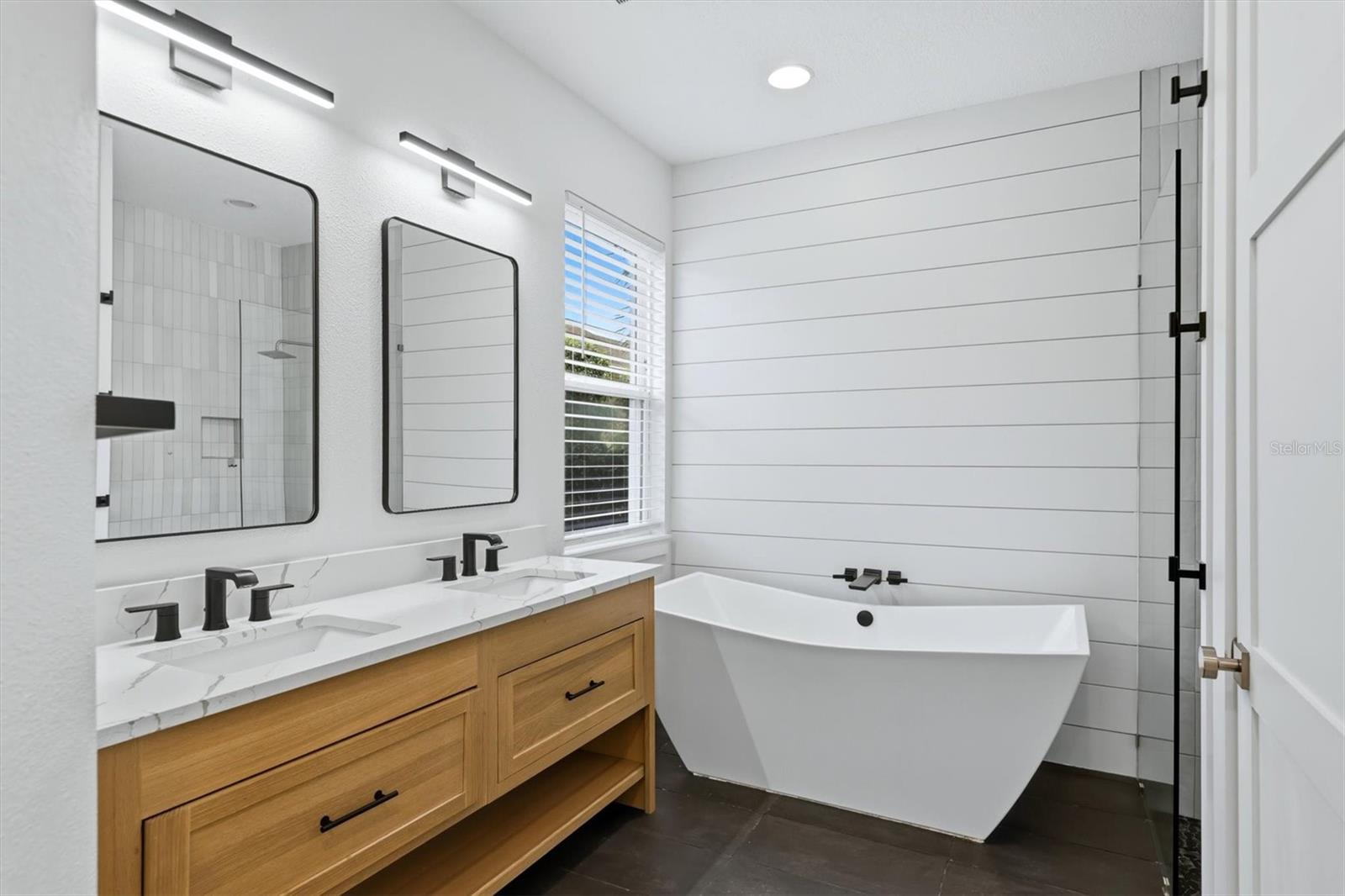 ARBOR LAKES ON PALMER RANCH - Residential