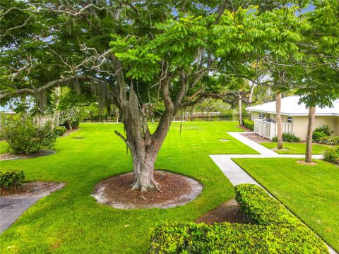 A home in CRYSTAL RIVER