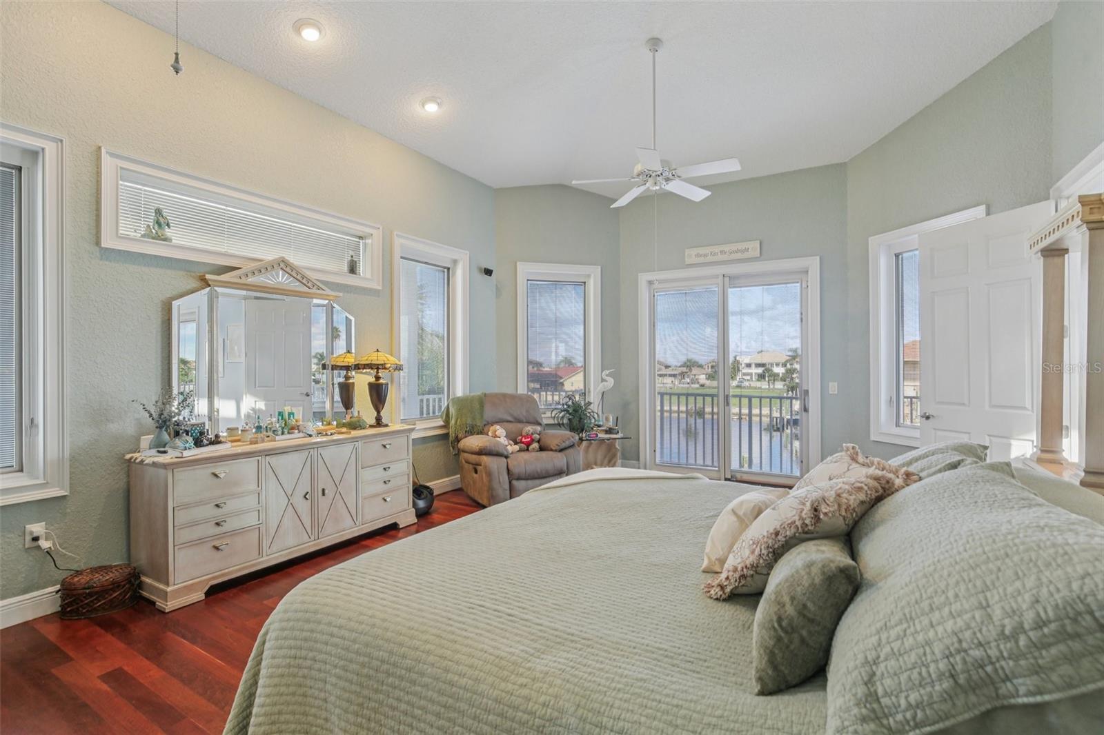 FLOR A MAR SEC 13G - Residential