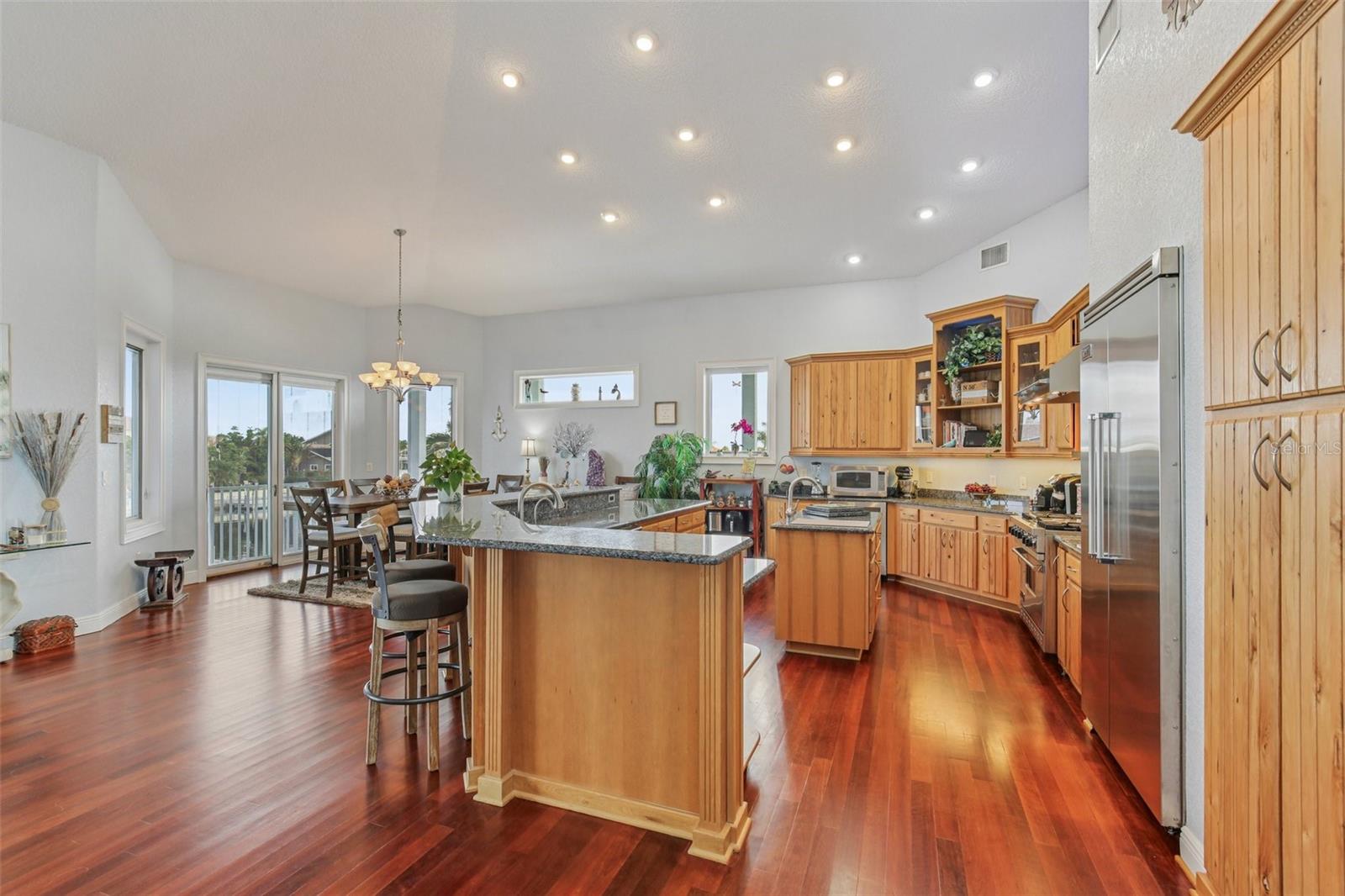 FLOR A MAR SEC 13G - Residential