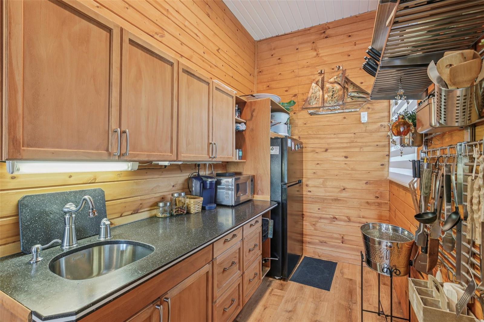 FLOR A MAR SEC 13G - Residential