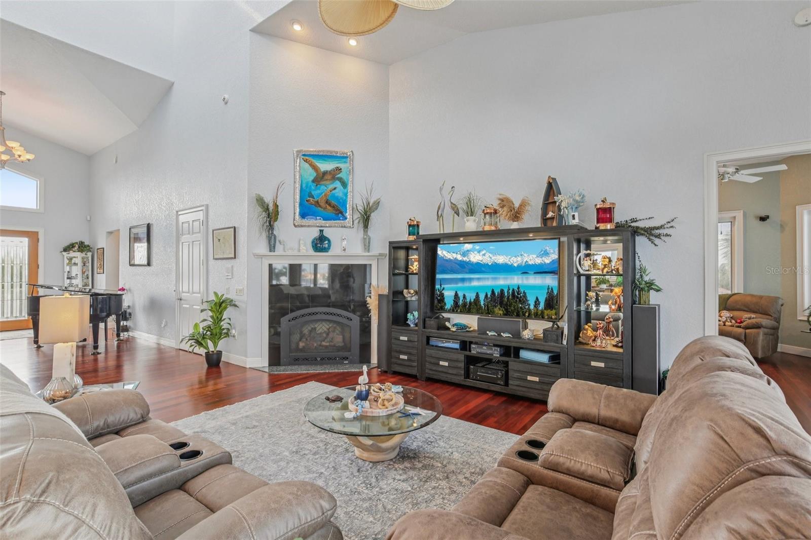 FLOR A MAR SEC 13G - Residential