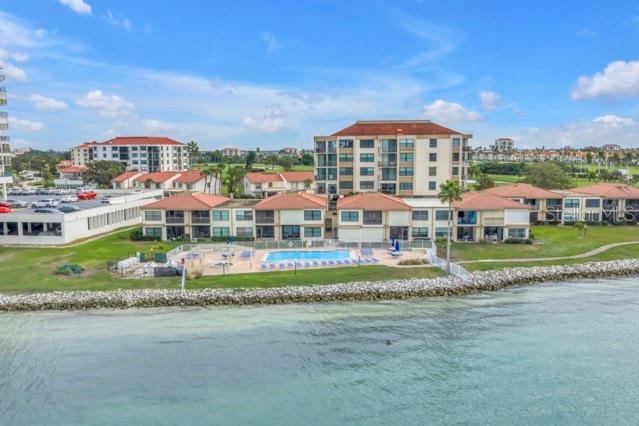 CASA DEL MAR CONDO V - Residential