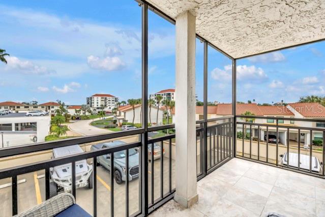 CASA DEL MAR CONDO V - Residential