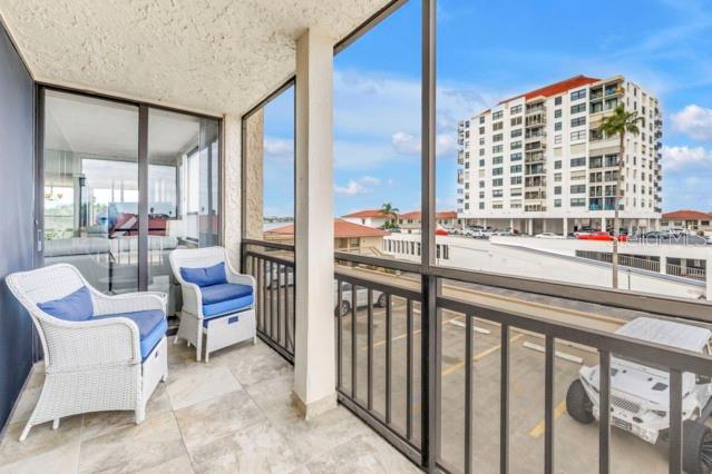 CASA DEL MAR CONDO V - Residential