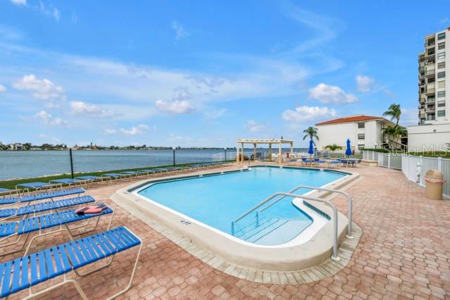 CASA DEL MAR CONDO V - Residential