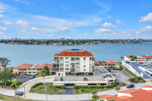 CASA DEL MAR CONDO V - Residential