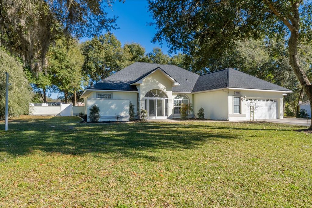 Photo of 36320 Piney Ridge Boulevard, Fruitland Park, FL 34731 (MLS # G5108106)