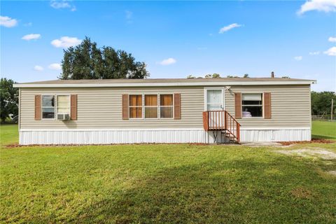 Photo of 8716 Pine Tree Drive, Lakeland, FL 33809 (MLS # L4956615)