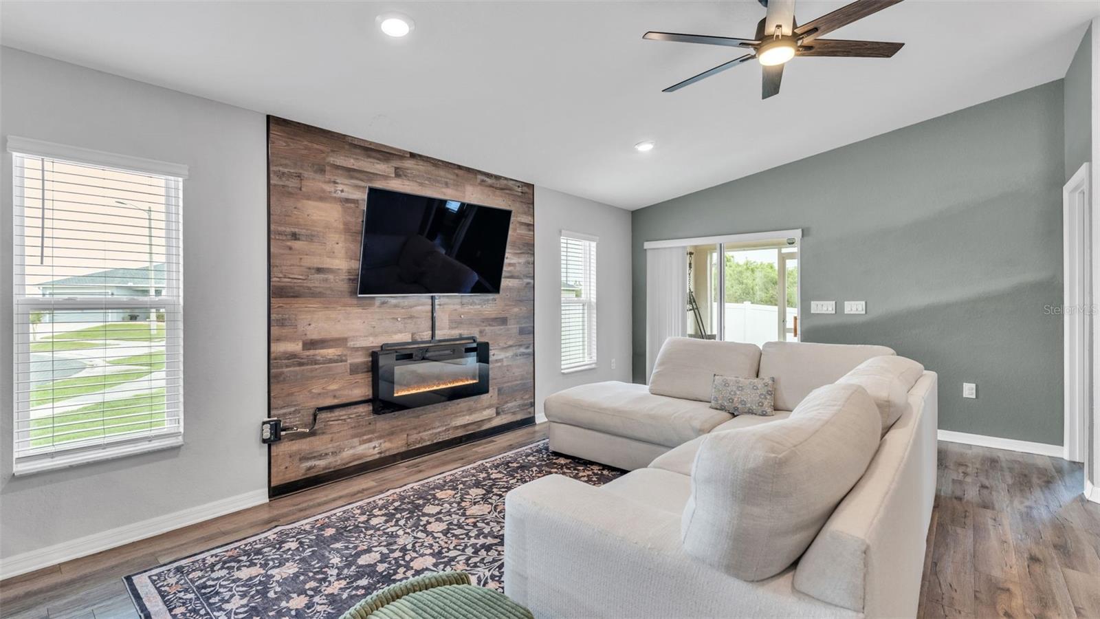 TOWNE PARK ESTATES - Residential