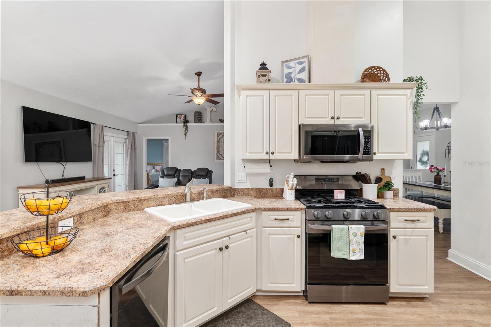 VILLAS AT COUNTRY WAY - Residential