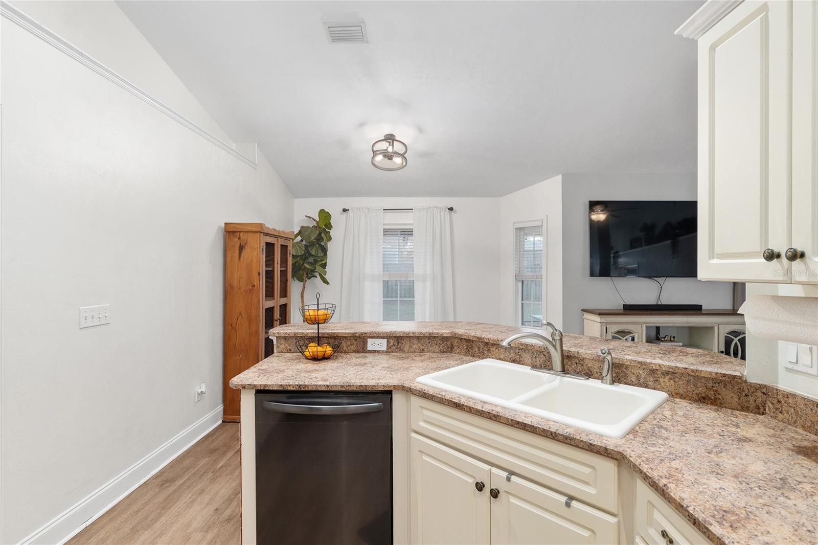 VILLAS AT COUNTRY WAY - Residential