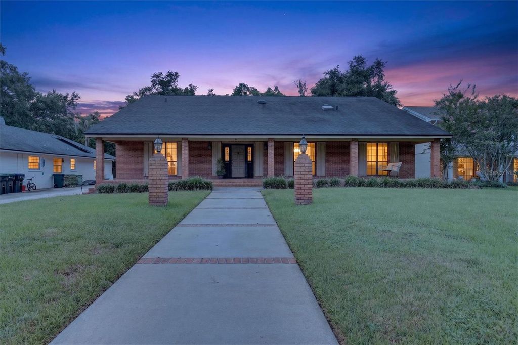 Photo of 306 Oak Estates Drive, Orlando, FL 32806 (MLS # O6423993)