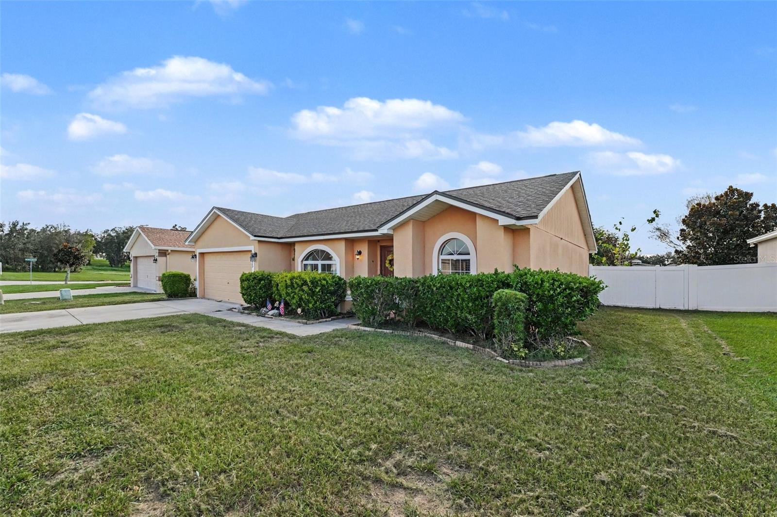 2225 BLUEBIRD AVENUE
