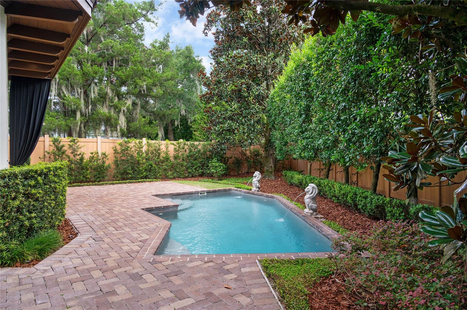 LAKE KNOWLES TERRACE - Residential