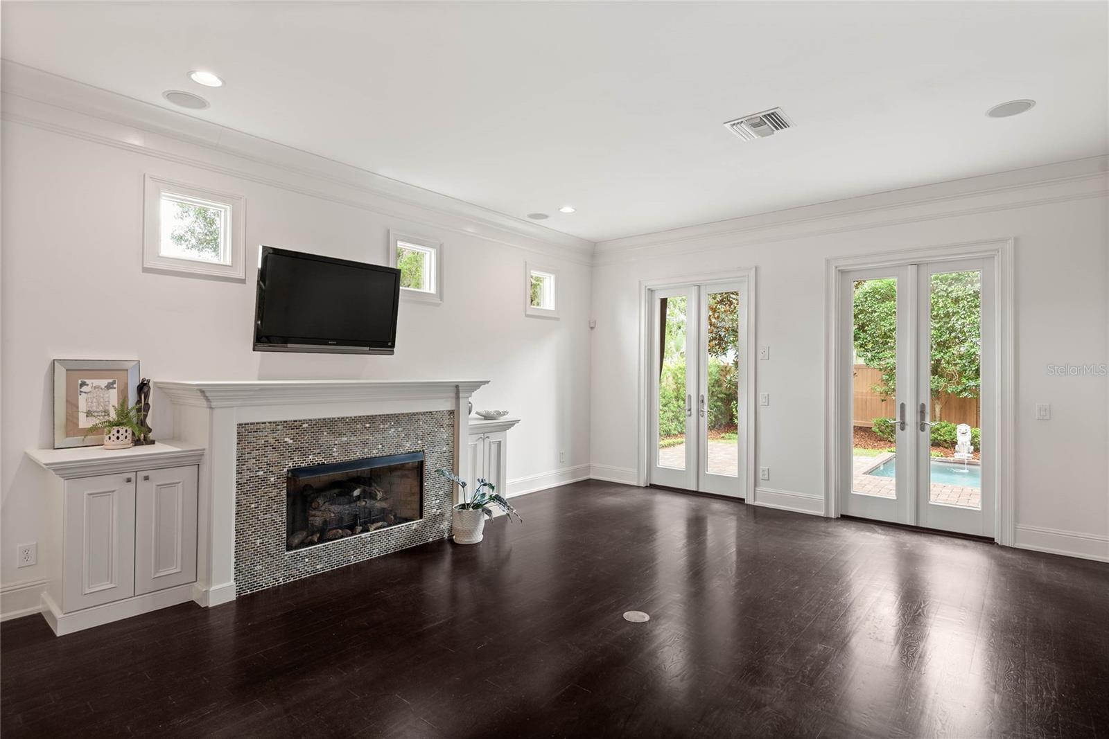 LAKE KNOWLES TERRACE - Residential