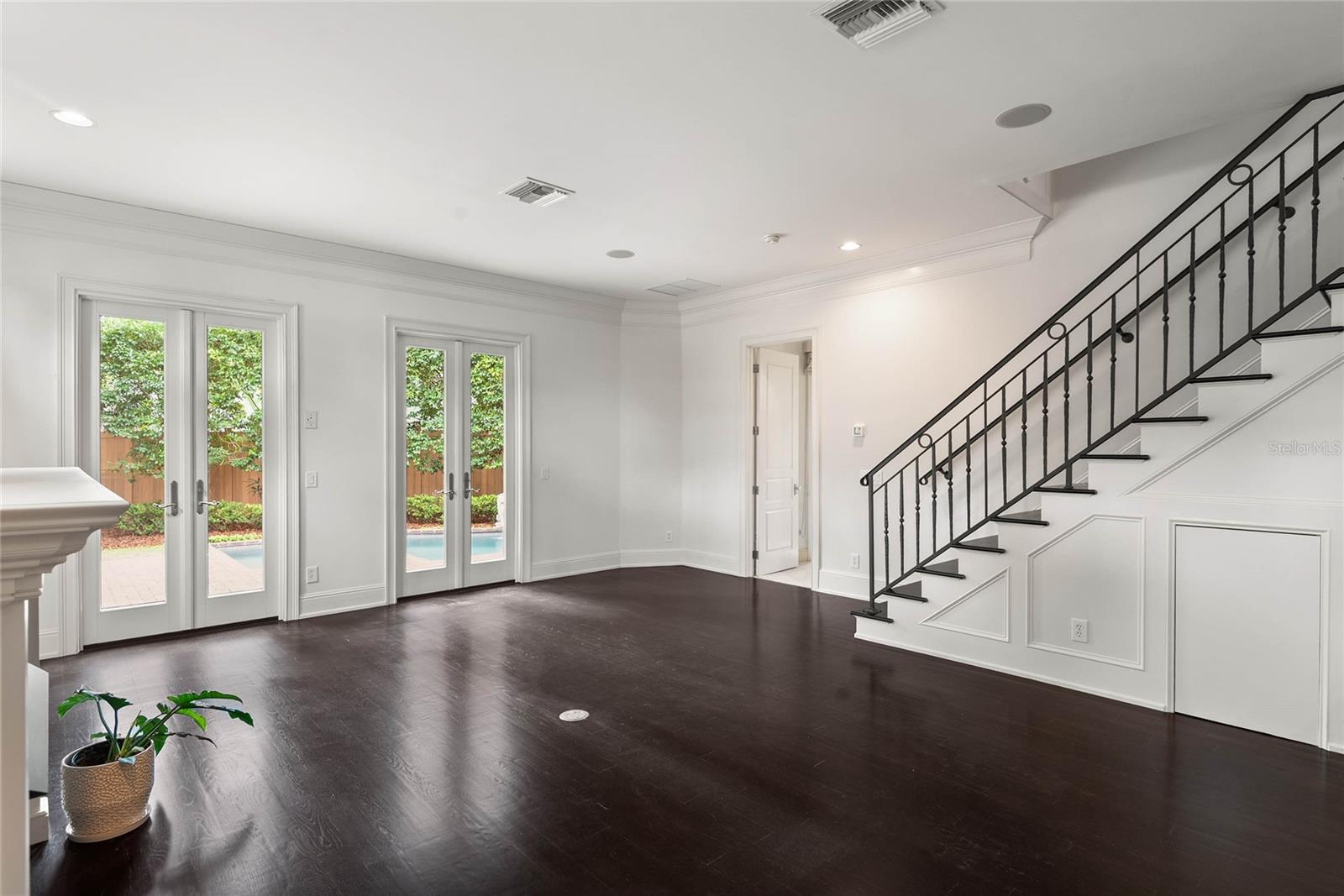 LAKE KNOWLES TERRACE - Residential