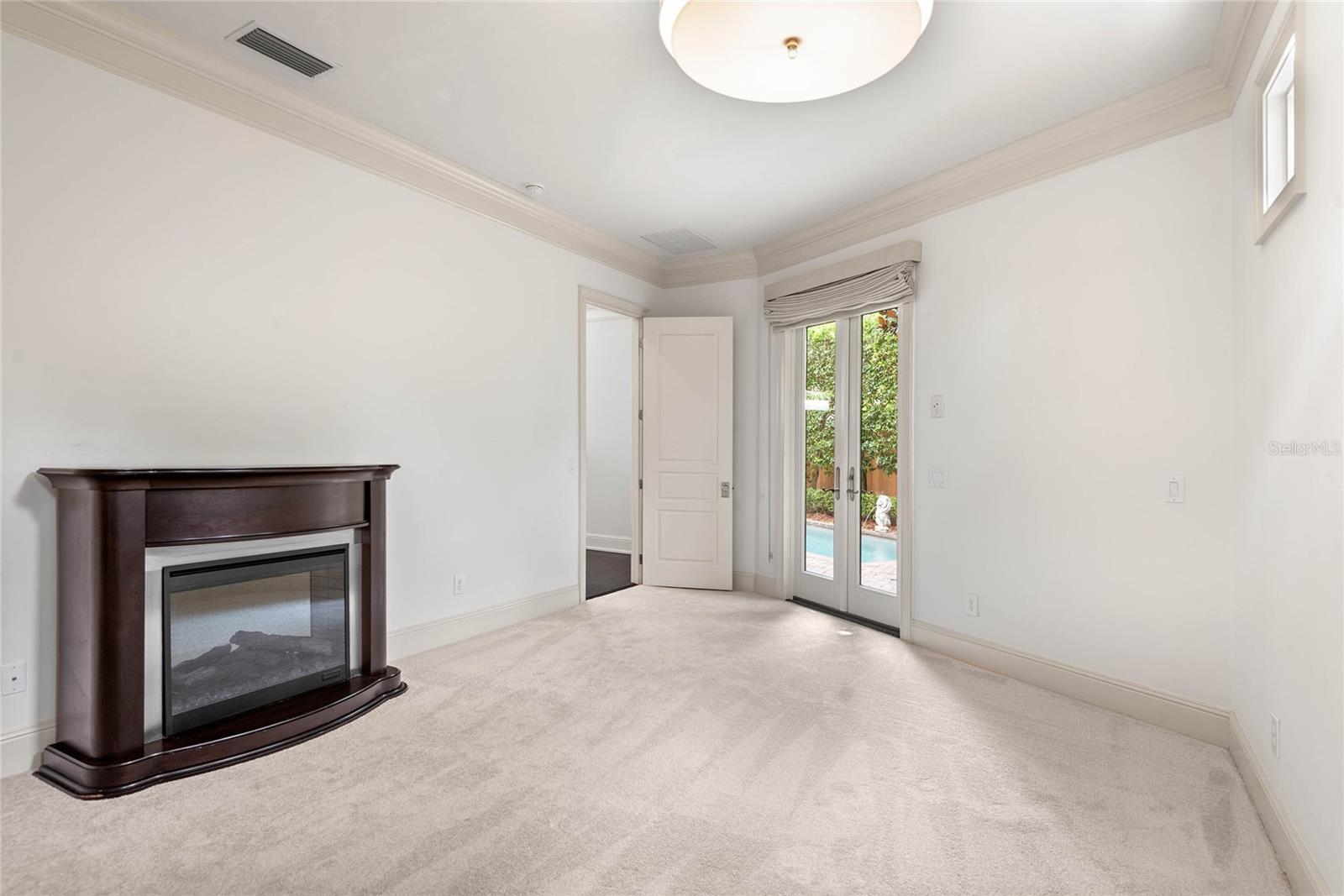 LAKE KNOWLES TERRACE - Residential